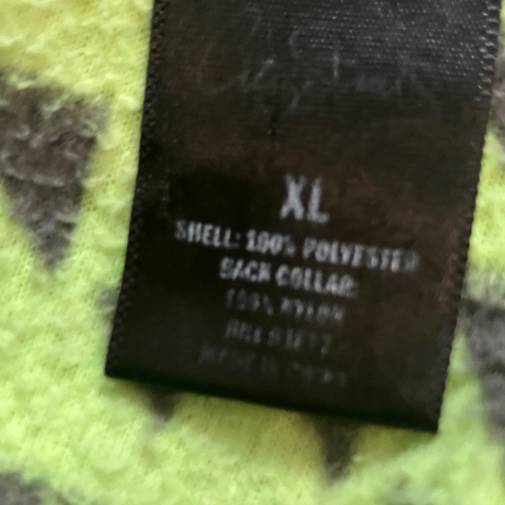 Green and Black Geometric Pattern Jacket - image 2